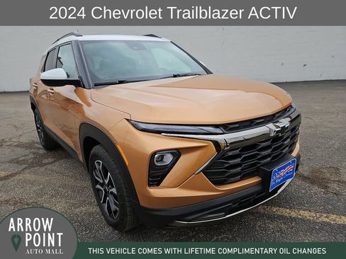Used 2024 Chevrolet TrailBlazer ACTIV w/ Convenience Package FWD image 2