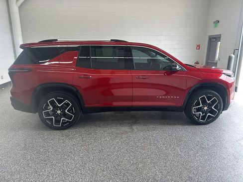 Used 2026 Chevrolet Traverse High Country w/ LPO, Floor Liner Package FWD image 8