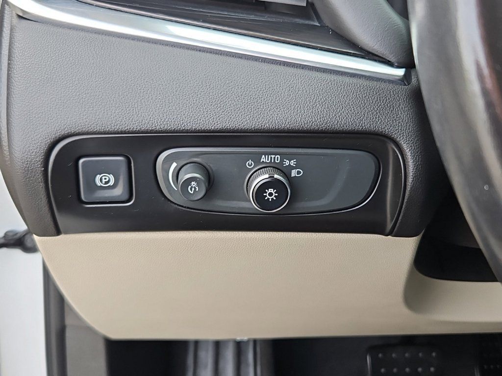 Used 2019 Buick Enclave Essence FWD image 14