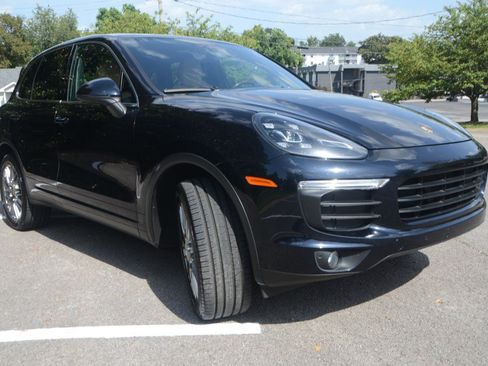 Used 2016 Porsche Cayenne AWD/4WD image 9