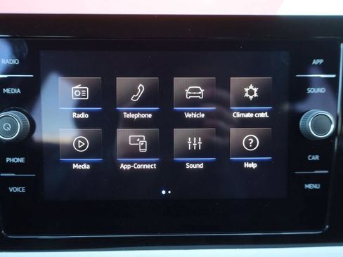 Used 2025 Volkswagen Taos SE FWD image 39
