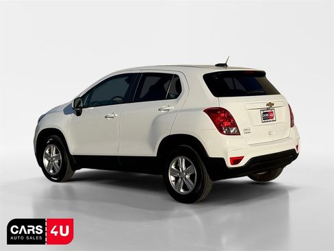 Used 2021 Chevrolet Trax LS w/ Tint and Cruise Package image 5