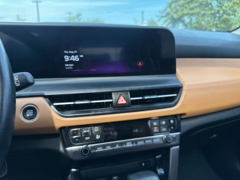 Used 2024 Kia Seltos EX AWD/4WD image 29