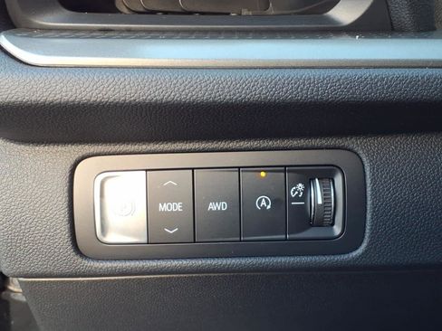 Used 2026 Chevrolet Traverse LT AWD/4WD image 11