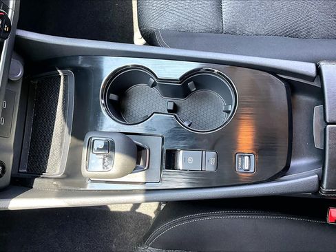 Certified 2025 Nissan Rogue SV FWD image 15