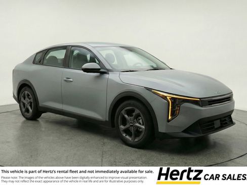 Used 2025 Kia K4 LXS image 1
