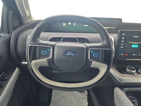 Used 2025 Ford Expedition Max Platinum image 13