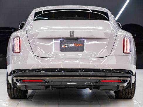 Used 2025 Rolls-Royce Spectre Black Badge w/ Spectre Enhancement Package AWD/4WD image 32