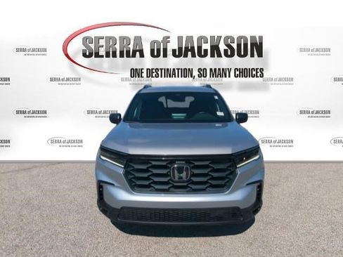 Used 2025 Honda Pilot Sport image 3