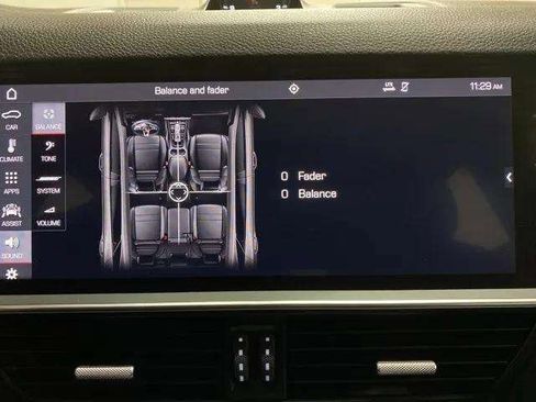 Used 2019 Porsche Cayenne w/ Premium Package image 51