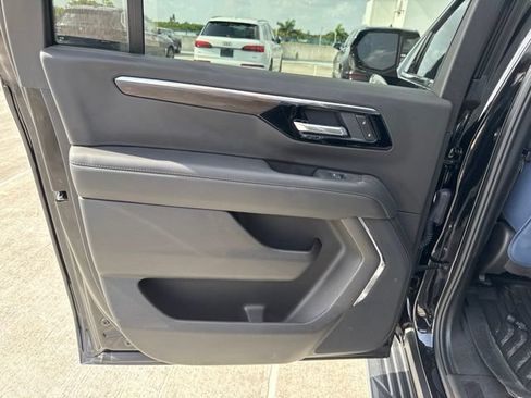 Used 2026 Chevrolet Suburban LS RWD image 16