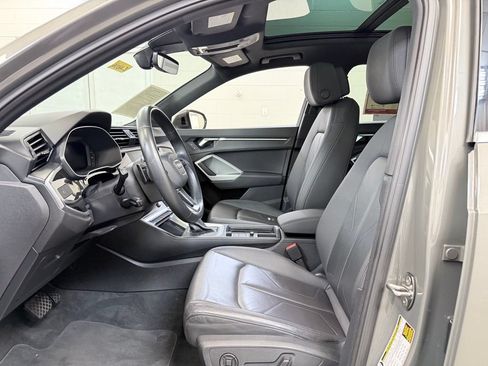 Used 2021 Audi Q3 2.0T Premium w/ Convenience Package AWD/4WD image 14