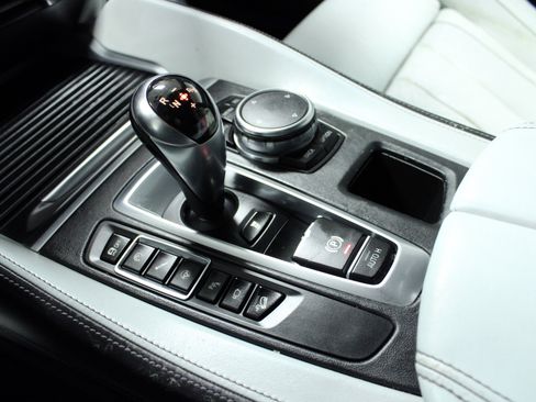 Used 2015 BMW X6 M image 22