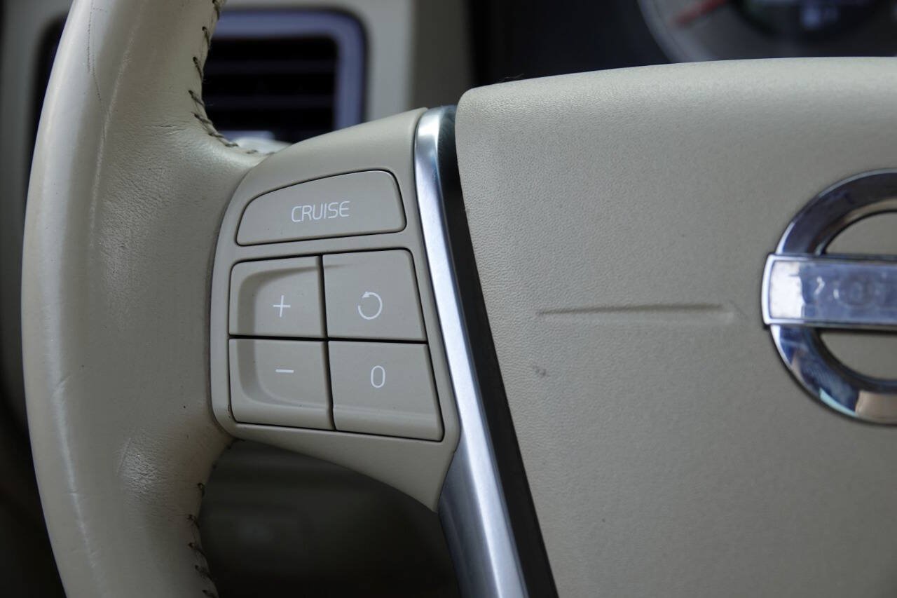 Used 2010 Volvo XC70 T6 AWD/4WD image 61