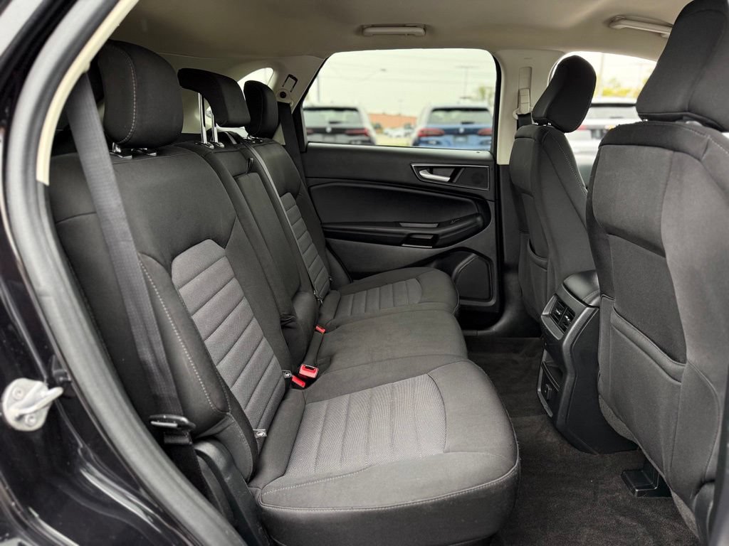 Used 2020 Ford Edge SE w/ Cargo Accessory Package FWD image 15