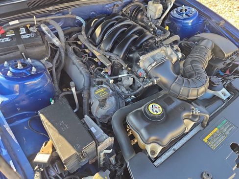 Used 2009 Ford Mustang GT image 15