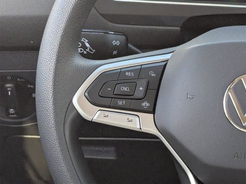 Used 2022 Volkswagen Tiguan S image 17