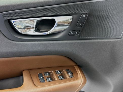 Used 2018 Volvo XC60 T5 Inscription image 28