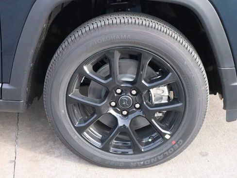 New 2026 Jeep Compass Latitude AWD/4WD image 15
