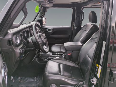 Used 2022 Jeep Wrangler Sahara w/ Cold Weather Group image 9