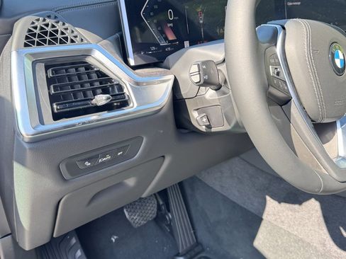 Used 2026 BMW X5 xDrive40i w/ Premium Package image 13