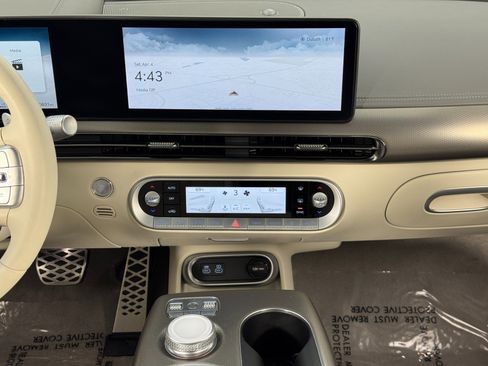 Used 2023 Genesis GV60 Performance image 26