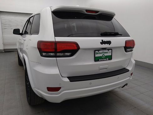 Used 2020 Jeep Grand Cherokee Altitude RWD image 5