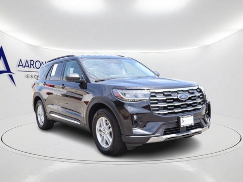 Used 2025 Ford Explorer Active w/ Active Comfort Package RWD image 3