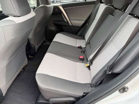 Used 2014 Toyota RAV4 LE image 18