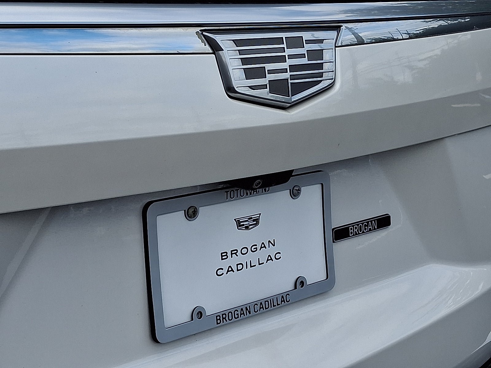Used 2021 Cadillac Escalade Premium Luxury AWD/4WD image 33