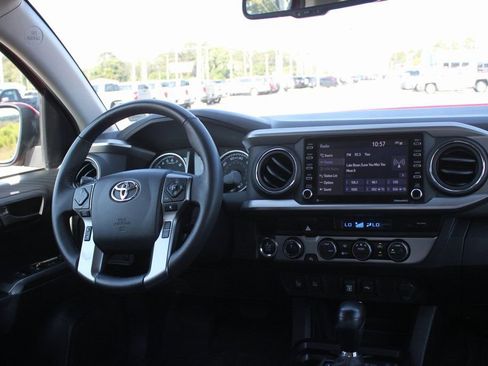 Used 2023 Toyota Tacoma SR5 w/ Technology Package image 9