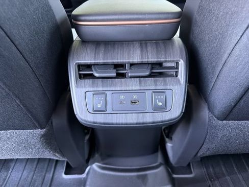 Used 2024 Nissan Ariya FWD image 25