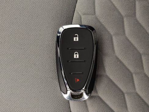Used 2020 Chevrolet Equinox LS FWD image 32