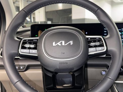 New 2026 Kia Carnival EX image 25