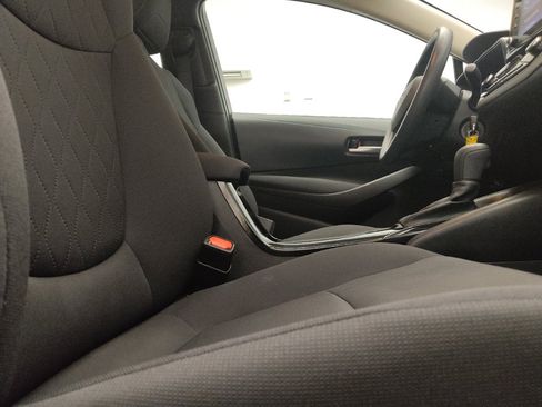 Used 2021 Toyota Corolla LE FWD image 21