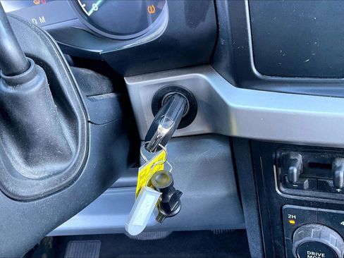 Used 2025 Ford F250 XLT image 35