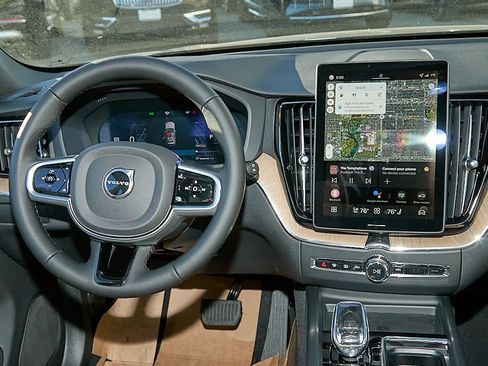 New 2026 Volvo XC60 B5 Plus w/ Climate Package image 23