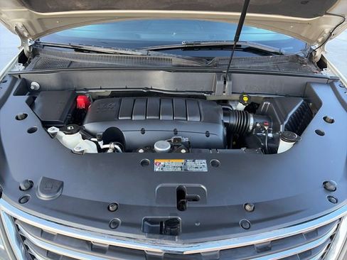 Used 2015 Chevrolet Traverse LT w/ Style and Technology Package image 44