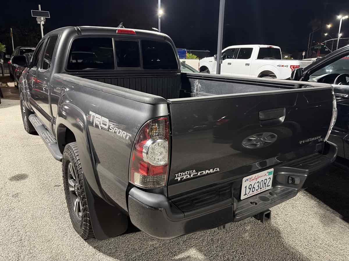 Used 2014 Toyota Tacoma PreRunner w/ TRD Sport Package RWD image 3