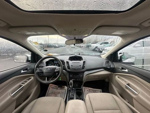 Used 2018 Ford Escape SE image 2