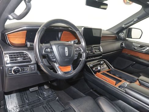 Used 2020 Lincoln Navigator Reserve AWD/4WD image 25