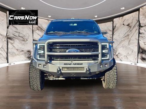Used 2022 Ford F450 Platinum w/ FX4 Off-Road Package image 2