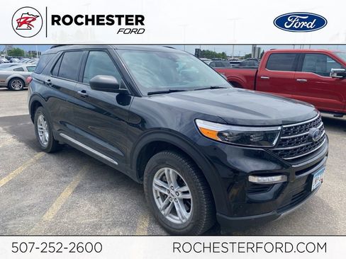 Used 2024 Ford Explorer XLT w/ Equipment Group 202A AWD/4WD image 1