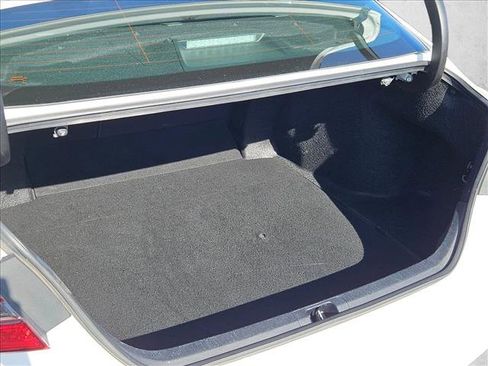 Used 2023 Toyota Camry SE image 6