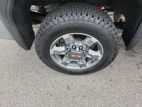 Certified 2025 GMC Sierra 2500 SLT w/ SLT Premium Package image 6