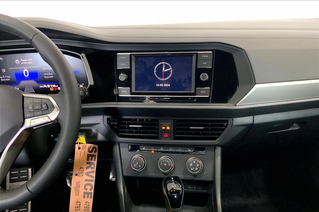 Used 2024 Volkswagen Jetta Sport FWD image 5
