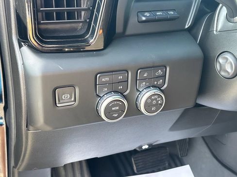 Used 2022 GMC Sierra 1500 AT4 w/ AT4 Premium Package AWD/4WD image 31