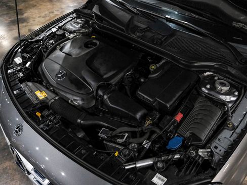 Used 2019 Mercedes-Benz GLA 250 4MATIC image 55