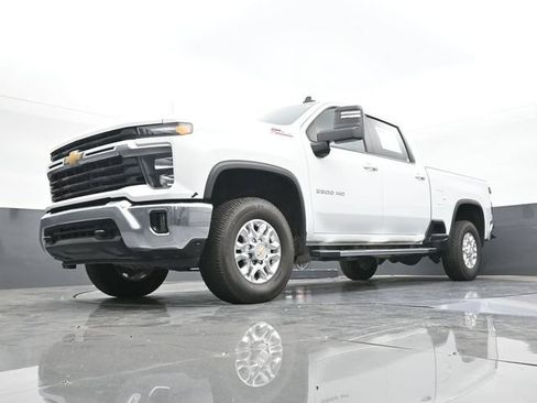 Used 2024 Chevrolet Silverado 2500 LT AWD/4WD image 58