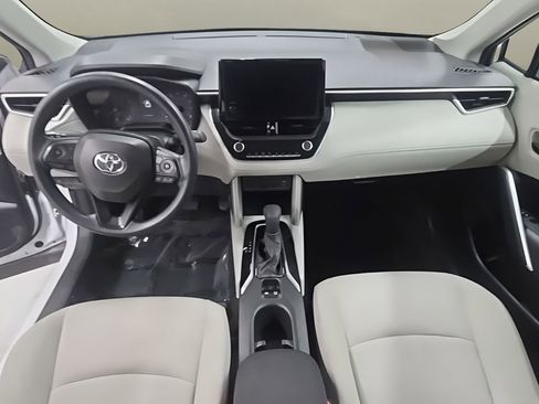 Used 2024 Toyota Corolla Cross L AWD/4WD image 18